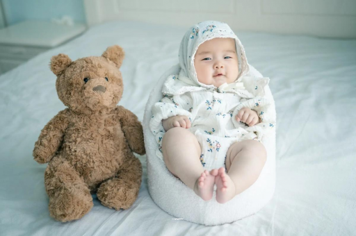 嘉鱼宝宝吃不饱母乳的症状